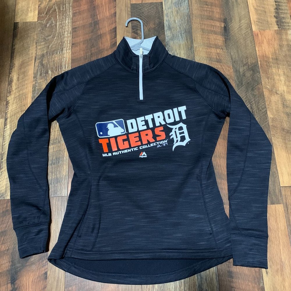 Detroit tigers shirt "Women's Size Small"